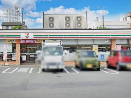 ���ӊ� �R���r�j 300m �Z�u��-�C���u�� �˓c���P���ړX