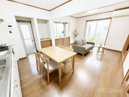 ���r���O ���Ƒ��̓��₩�Șb�����ŕ�܂�閾�邢���r���O ���Ƌ��CG�ł�