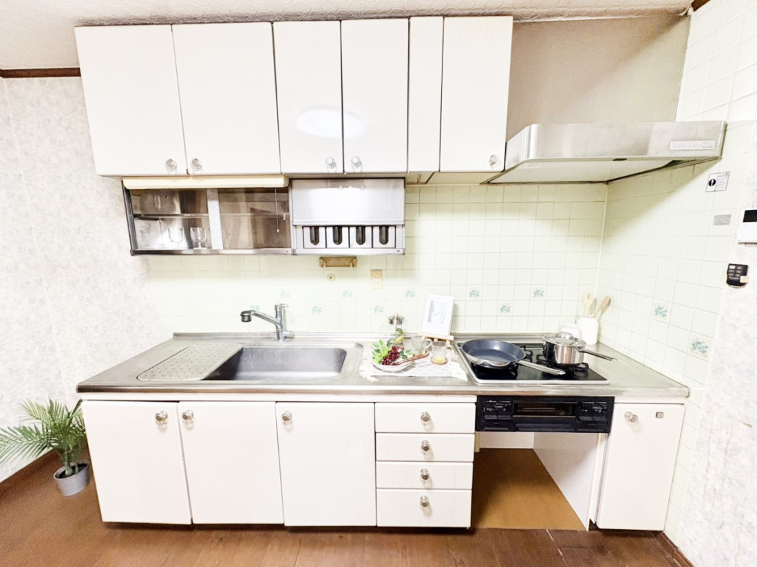 �L�b�`�� ��Ƃ肠��L�b�`���X�y�[�X�ł�������H��̌�Еt�����X���[�Y�ɁI