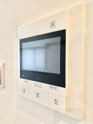 ���̑����� TV���j�^�[�t�C���^�[�t�H�����t���Ă��ăZ�L�����e�B�[��  