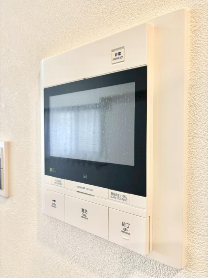 ���̑����� TV���j�^�[�t�C���^�[�t�H�����t���Ă��ăZ�L�����e�B�[��  