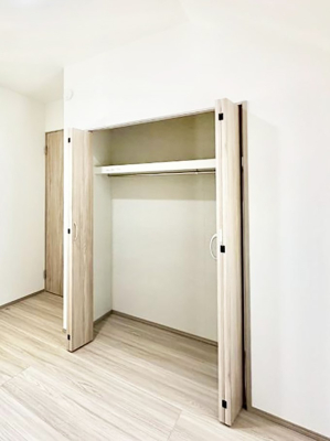 ���[ ��������ߗނ�ו��Ȃǂ̎��[�ɕ֗��ȃN���[�[�b�g�t���ł��B