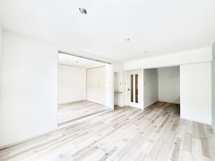 ���r���O �אڂ̗m�����J������Ƃ���ɍL�X