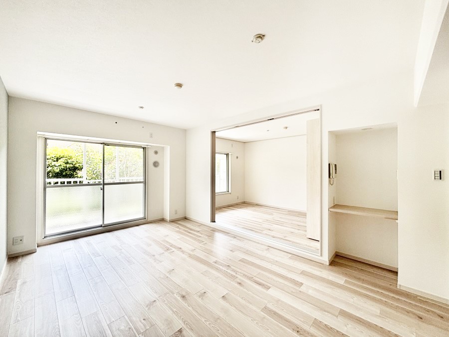 ���̑����� ���邢�z���������A�����̕��͋C�ɖ��������_�C�j���O�B   