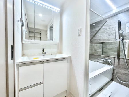 ���ʑ�E���ʏ� ������������ʉ��ώ��Œ��̐g�x�x�����K  