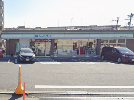 ���ӊ� �R���r�j 330m �t�@�~���[�}�[�g�a�����q�O���ړX