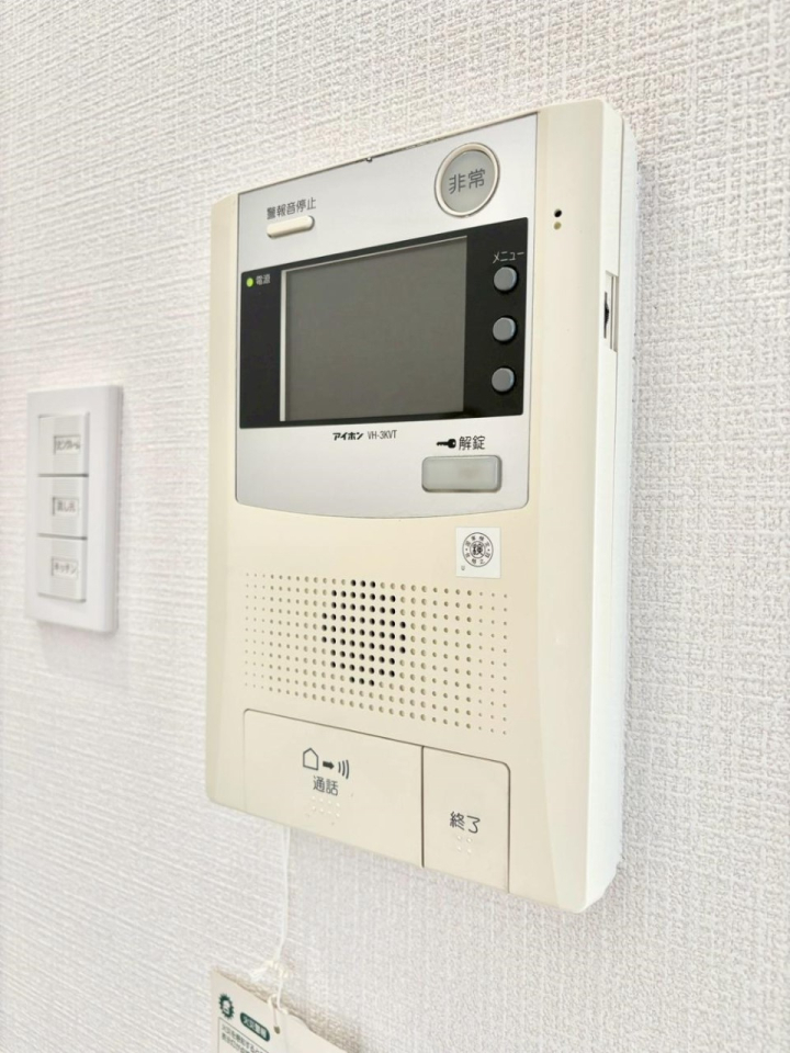 ���̑����� TV���j�^�[�t�C���^�[�z���ŃZ�L�����e�B�ʂɂ��z���I