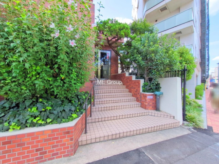 �G���g�����X -