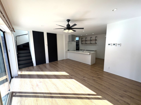 ���r���O �傫�ȑ��͊J���������o�A�����Ղ�̗z�����S�n�悭���K�Ɋ�������