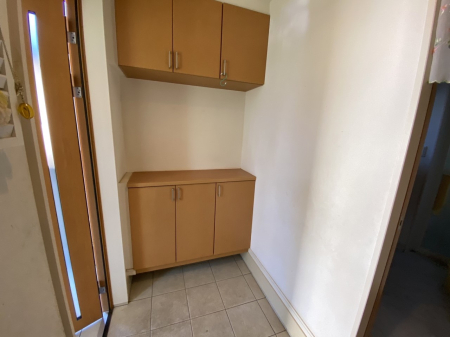 ���� ���R������荞�܂ꖾ�邢���ւ͎��[������̂ŃX�b�L�������q���I�ȋ�Ԃ�ۂĂ���