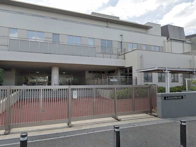 ���ӊ� ���w�Z 900m �����旧�ɋ����w�Z