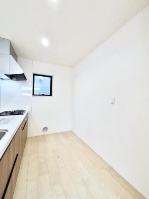 �L�b�`�� �u�₩�ȕ����ʂ蔲����L�b�`���B��������̂Ŗ��邭���C�ɂ��𗧂��܂��B