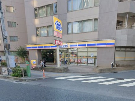 ���ӊ� �R���r�j 300m �~�j�X�g�b�v �������T���ړX