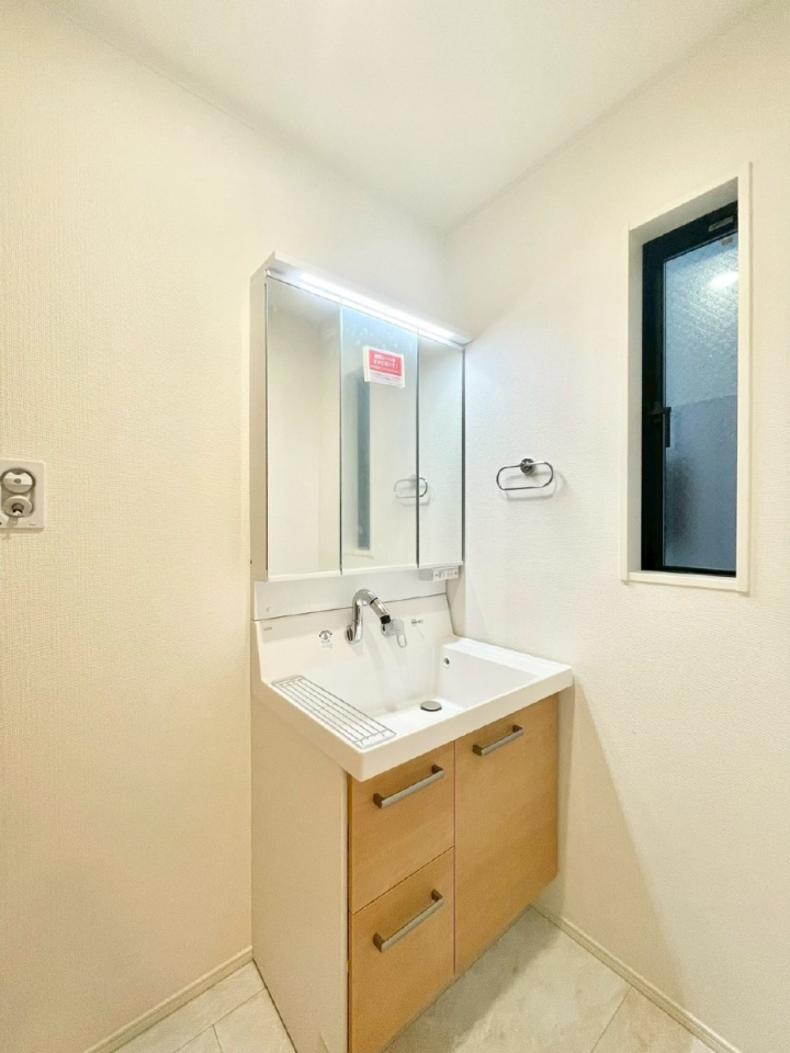 ���ʑ�E���ʏ� �傫�����₷���O�ʋ��Ő�����������ʑ�́A�g�����Ȃ݃`�F�b�N�┧�̂������ɂ������߂ł��B 