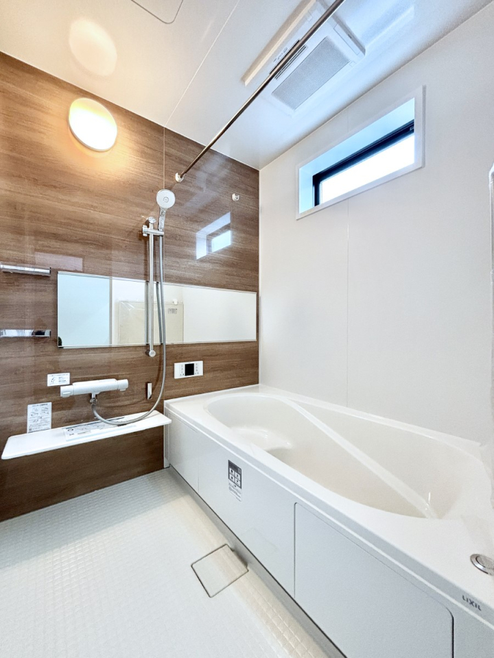 ���� ����̔�����₷��؂ȃo�X�^�C���B�������Ƃ����C���y����Ŕ����Ƃ肽���ł��ˁI  