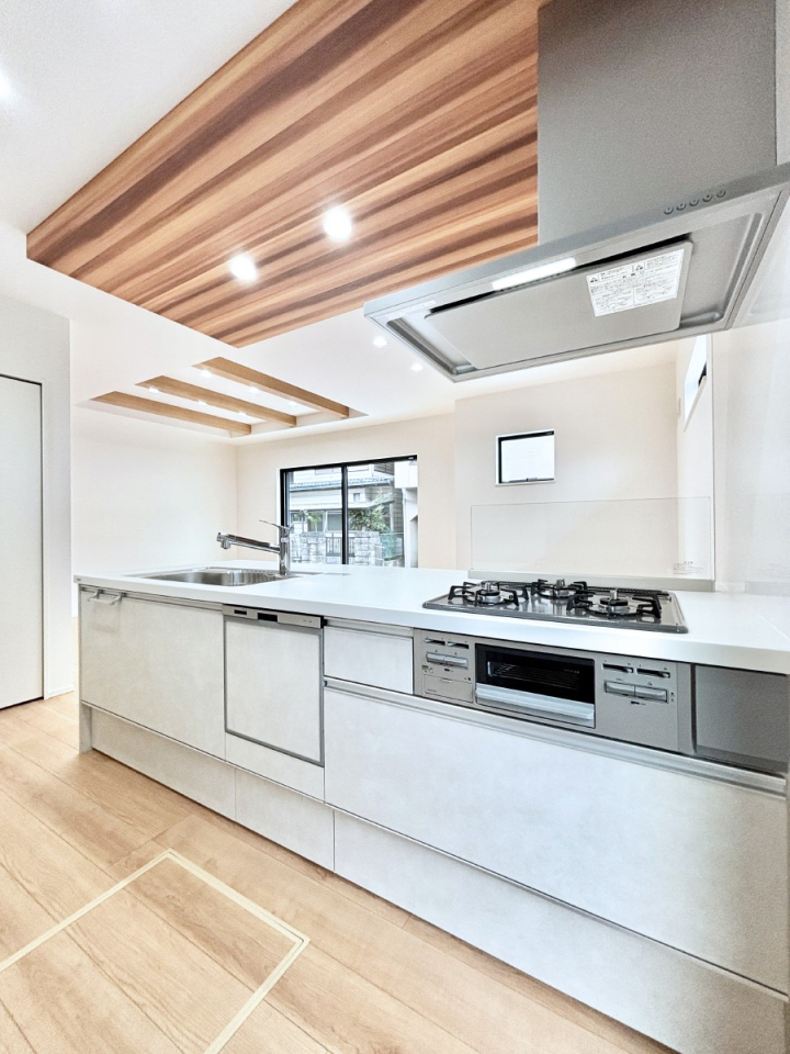 �L�b�`�� �������������I�ɁA�y�����I�V�X�e���L�b�`��  