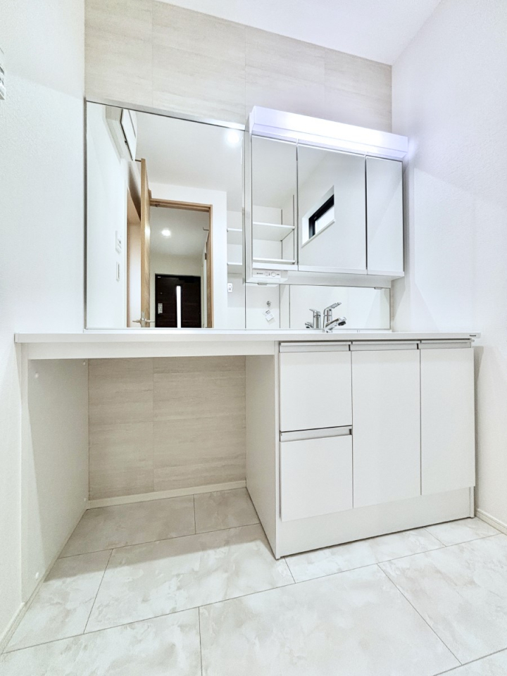 ���ʑ�E���ʏ� �傫�����₷���O�ʋ��Ő�����������ʑ�́A�g�����Ȃ݃`�F�b�N�┧�̂������ɂ������߂ł��B 