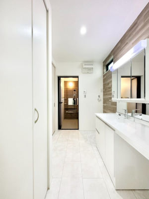 ���ʑ�E���ʏ� ��Ƃ�̐��ʃX�y�[�X�Œ��̐g�x�x���X���[�Y��