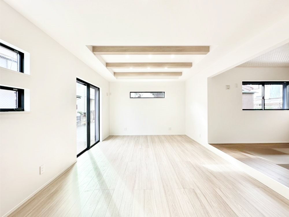 ���̑����� �Ƒ��̏Ί炪���R�Ɛ��܂�Ă���A����ȕ��͋C�̃_�C�j���O�Ɏd�オ���Ă��܂��B