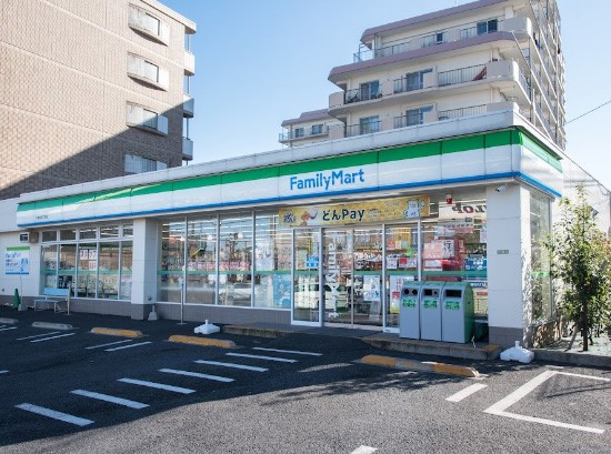 ���ӊ� �R���r�j 270m �t�@�~���[�}�[�g ��Α�l���ړX