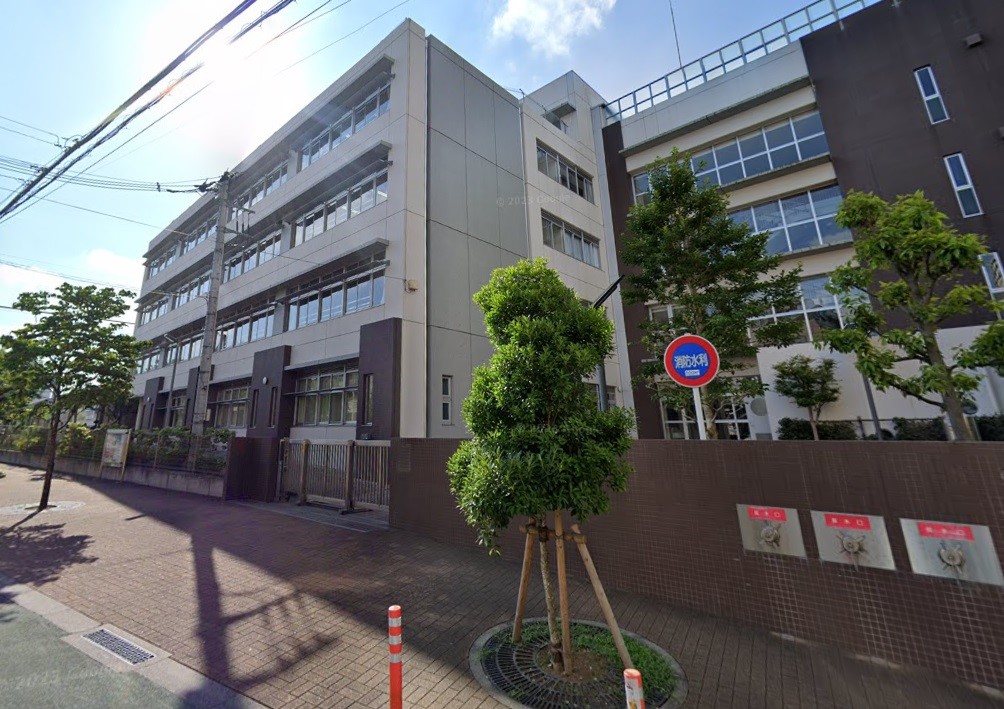 ���ӊ� ���w�Z 560m ���旧����O���w�Z