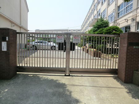 ���ӊ� ���w�Z 700m �����旧�|�̒˒��w�Z