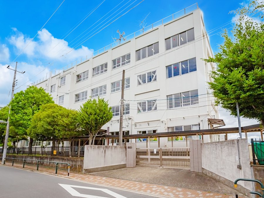 ���ӊ� ���w�Z 300m �����旧�C�����w�Z