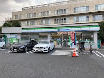 ���ӊ� �R���r�j 400m �t�@�~���[�}�[�g ���n�L���ʂ�X