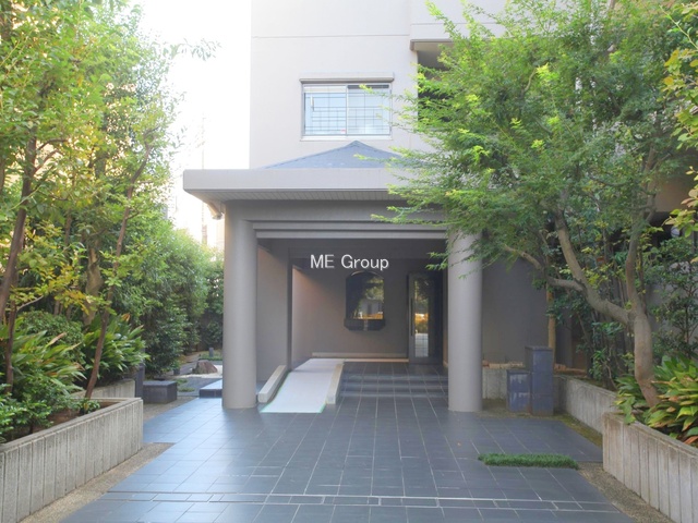 �G���g�����X -