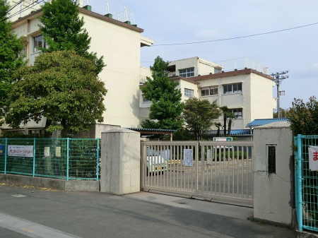 ���ӊ� ���w�Z 750m ����s���O�쏬�w�Z