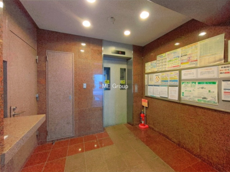 �G���g�����X -