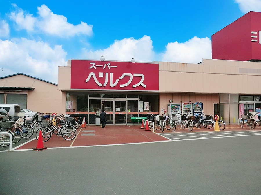 ���ӊ� �X�[�p�[ 300m �x���N�X �����Ð�J�X