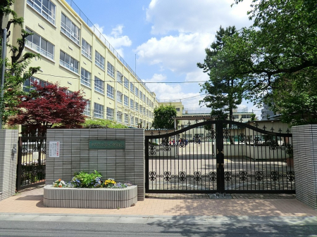 ���ӊ� ���w�Z 600m ����旧�掵���w�Z