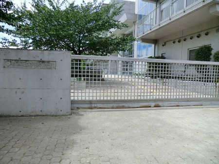 ���ӊ� ���w�Z 300m �����旧�䉬���w�Z