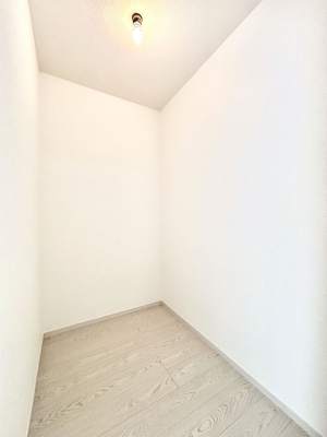 ̑ EH[NCN[[bgtŐԂLpł܂B