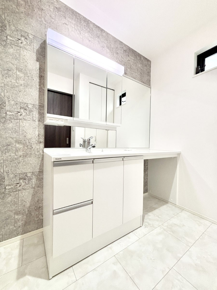 ʑEʏ 邢ʏ͖̐gxxyłႢłB