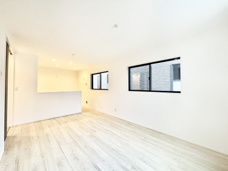 rO i`eCXg̗D_炩Fg̃t[OfGȃrOłˁB