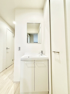 ʑEʏ 1KLɃZJhʑ݂܂B܂߂Ɏ􂢂\łB