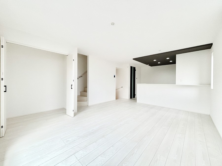 rO Ƒ̓₩Șbŕ܂閾邢rO