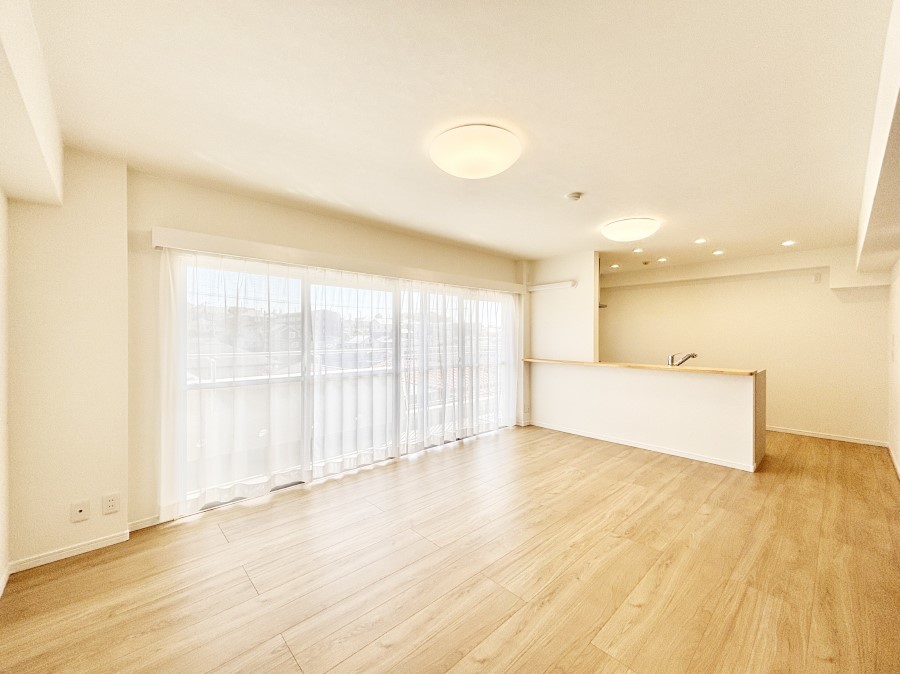 rO Ƒ̓₩Șbŕ܂閾邢rO