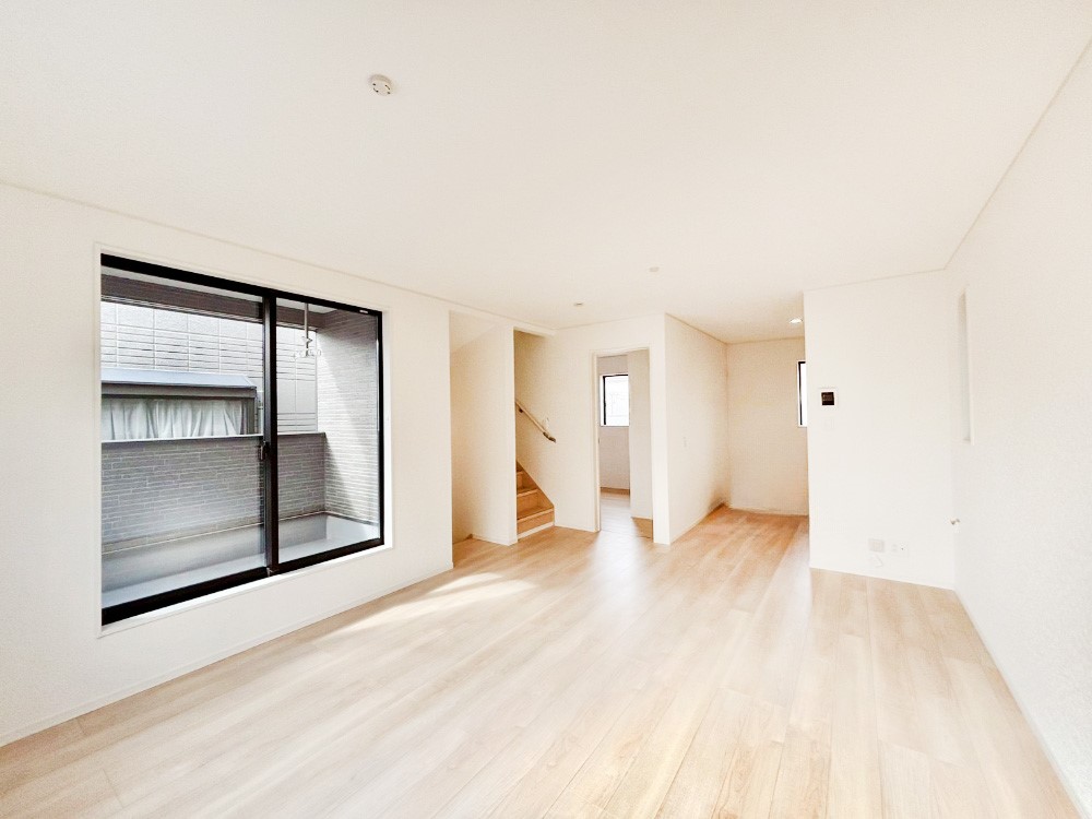 ���r���O ���Ƒ��̓��₩�Șb�����ŕ�܂�閾�邢���r���O 