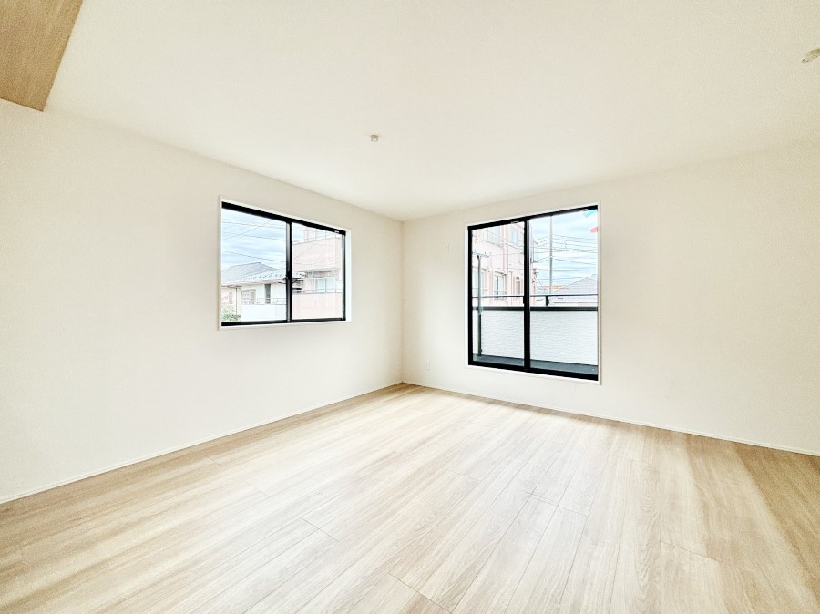 ���r���O �ǂ��ɂ��Ă��Ƒ��̂Ȃ������������R�~���j�P�[�V�������r���O�B 