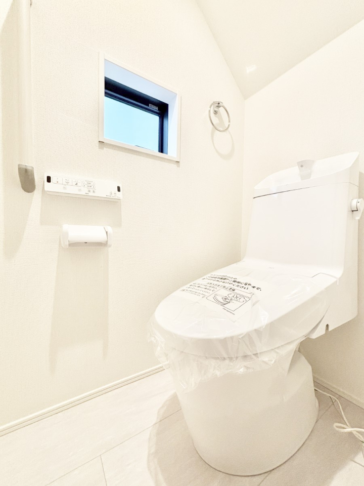 �g�C�� �g�C���͈��S�̂Q�ӏ��I���̃o�^�o�^������S�ł��B 