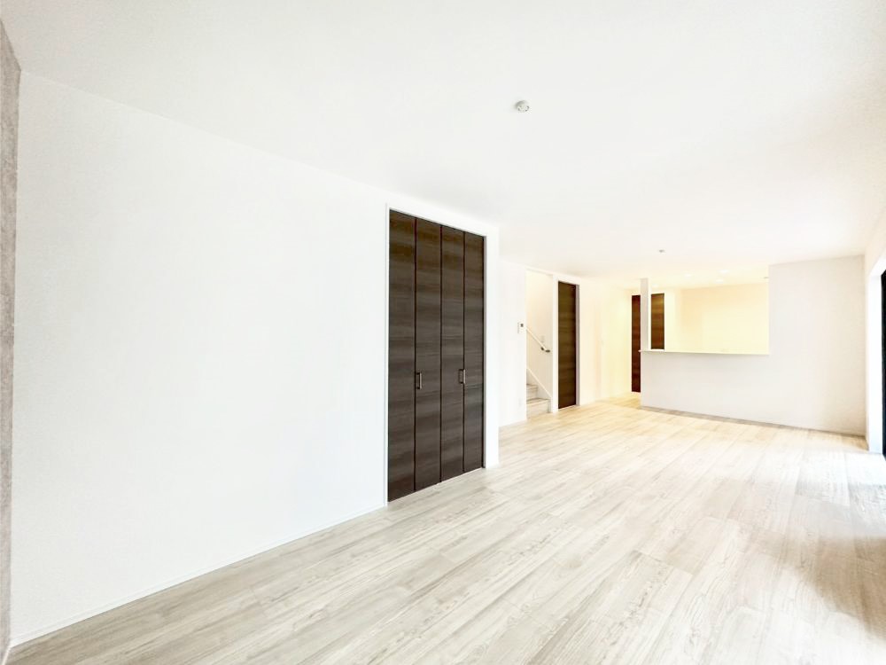 ���r���O �ǂ��ɂ��Ă��Ƒ��̂Ȃ������������R�~���j�P�[�V�������r���O�B