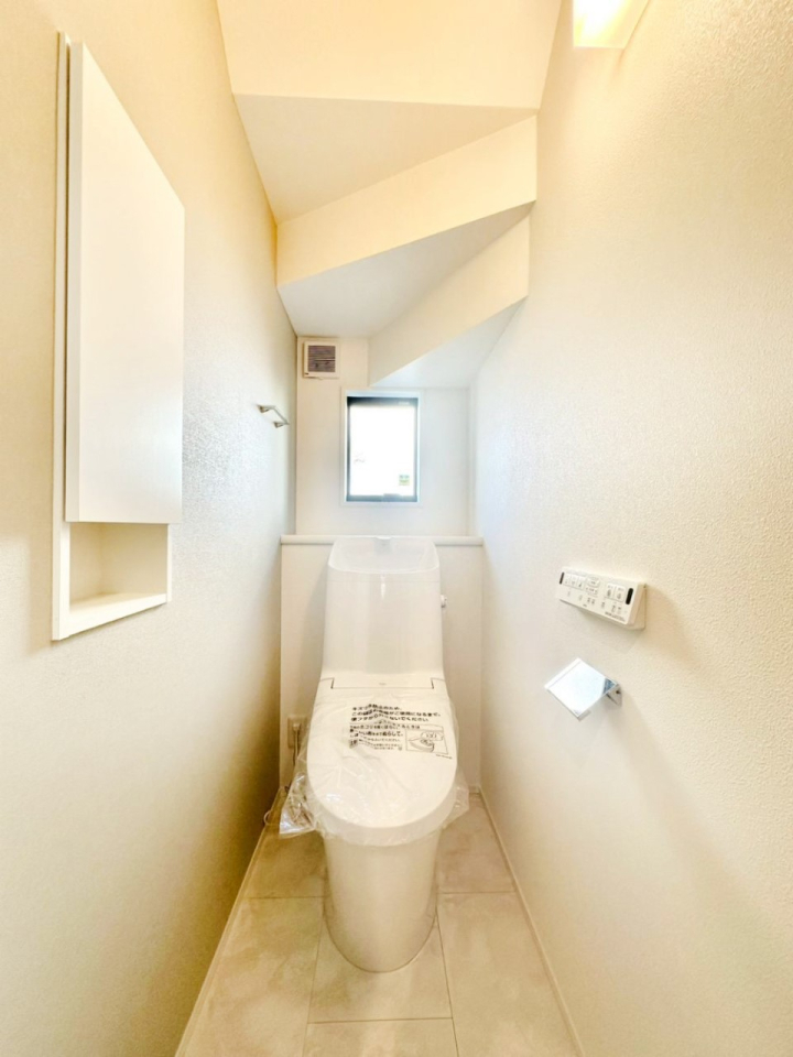 gC gC1K2KꂼɔzuĂĂƂĂ֗łB 