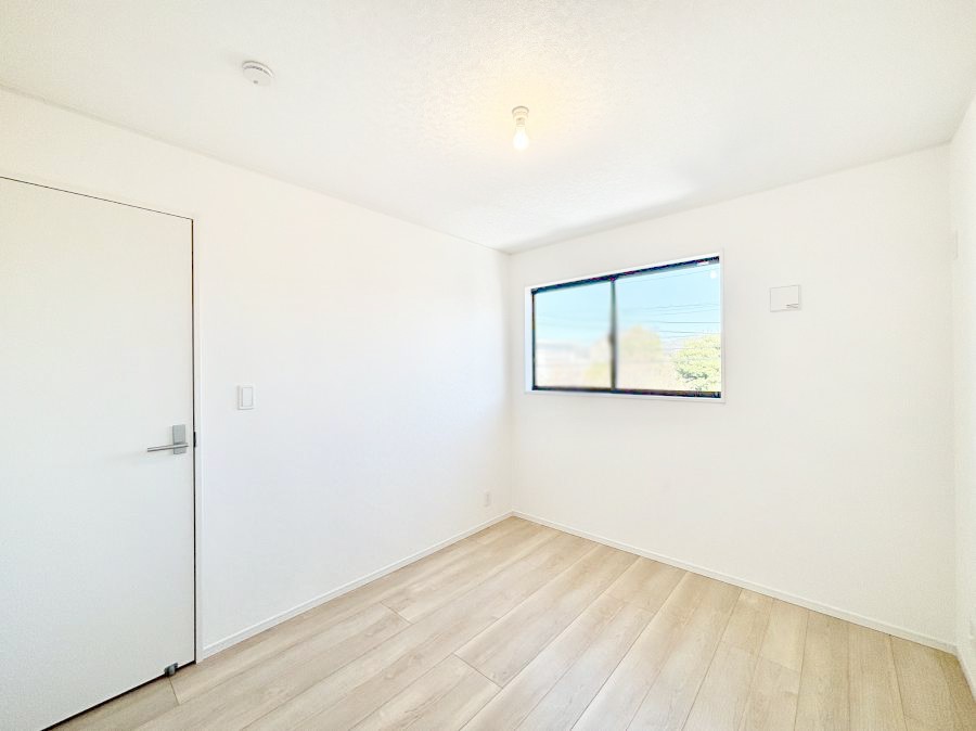 ���̑����� �i�`�������ȃt���[�����O�͂ǂ�ȃC���e���A�ɂ��}�b�`�B