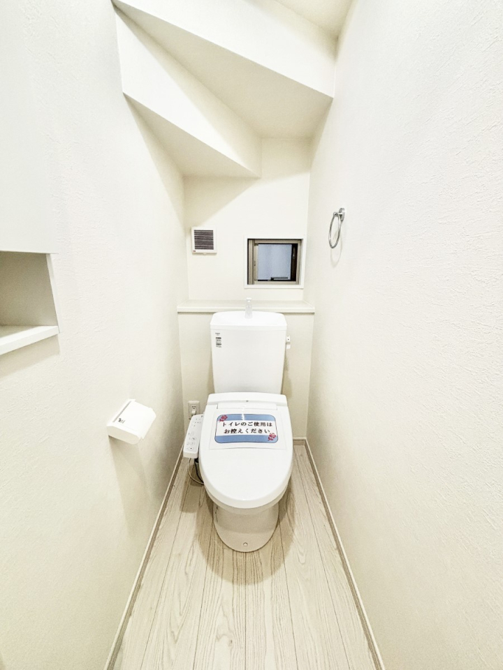 gC gC1K2KꂼɔzuĂĂƂĂ֗łB 