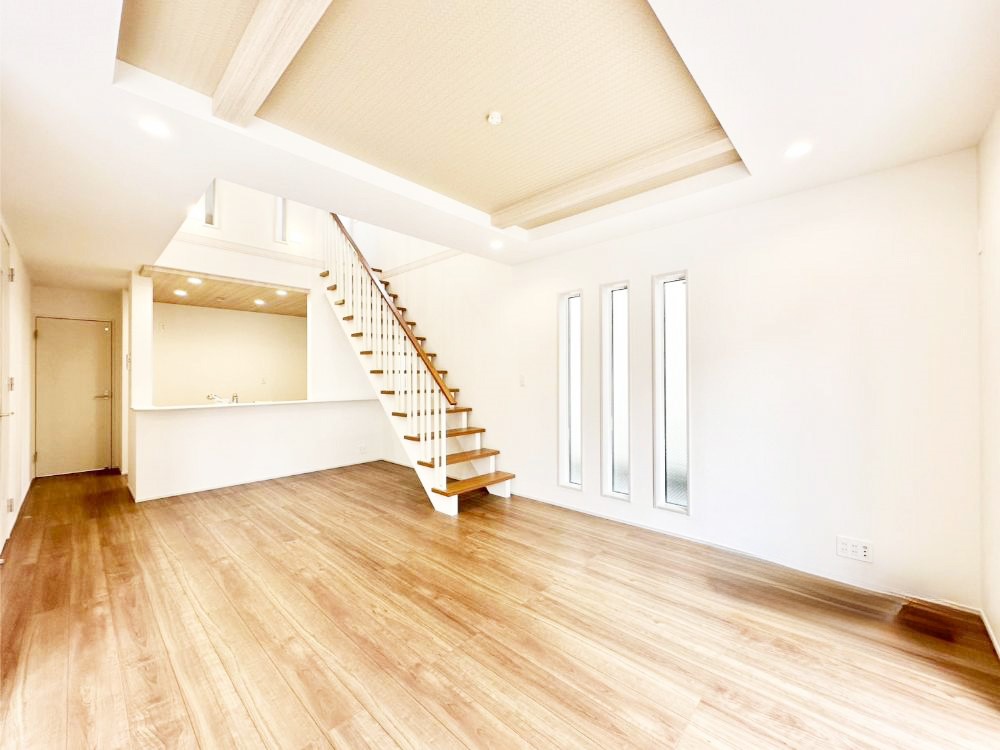 rO Ƒ̓₩Șbŕ܂閾邢rO