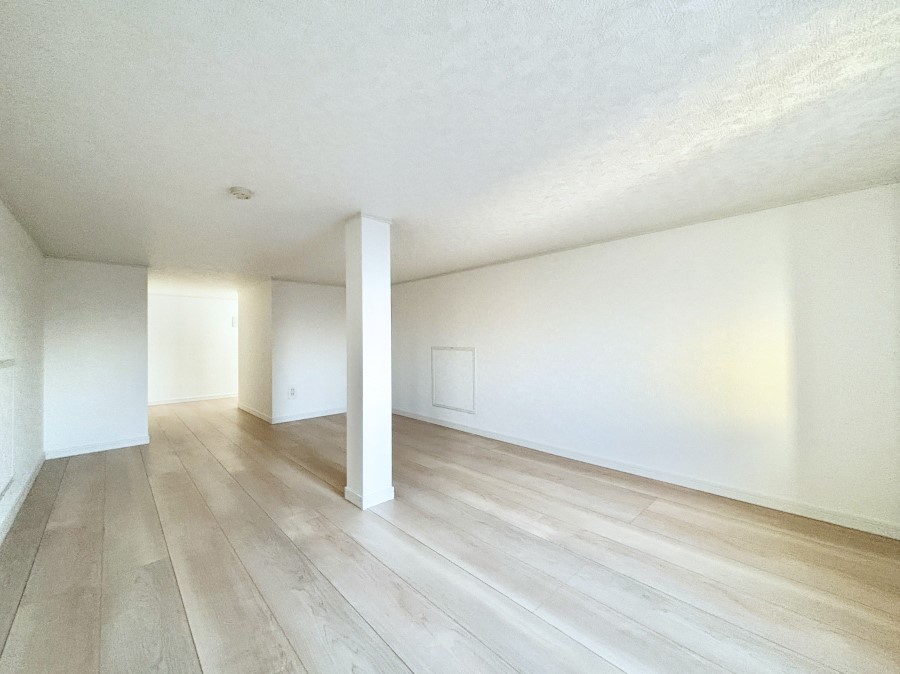 ���[ �G�ߕi���̕i�Ȃǂ����Ղ���[�o���鏬�������[�t���ł��B