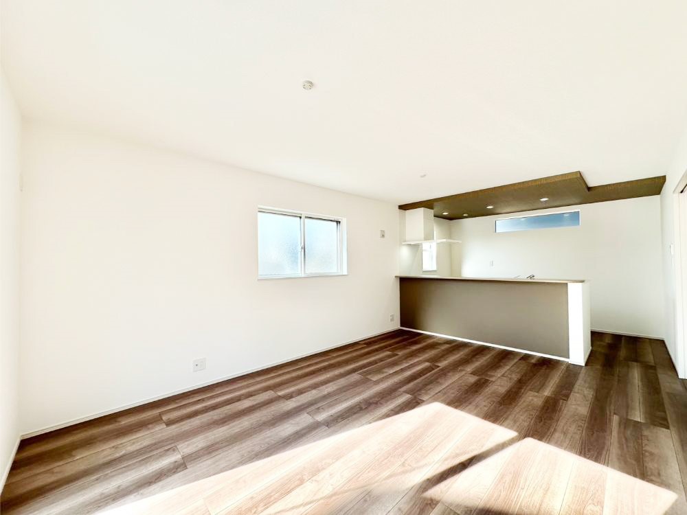 ���r���O ���Ƒ��̓��₩�Șb�����ŕ�܂�閾�邢���r���O